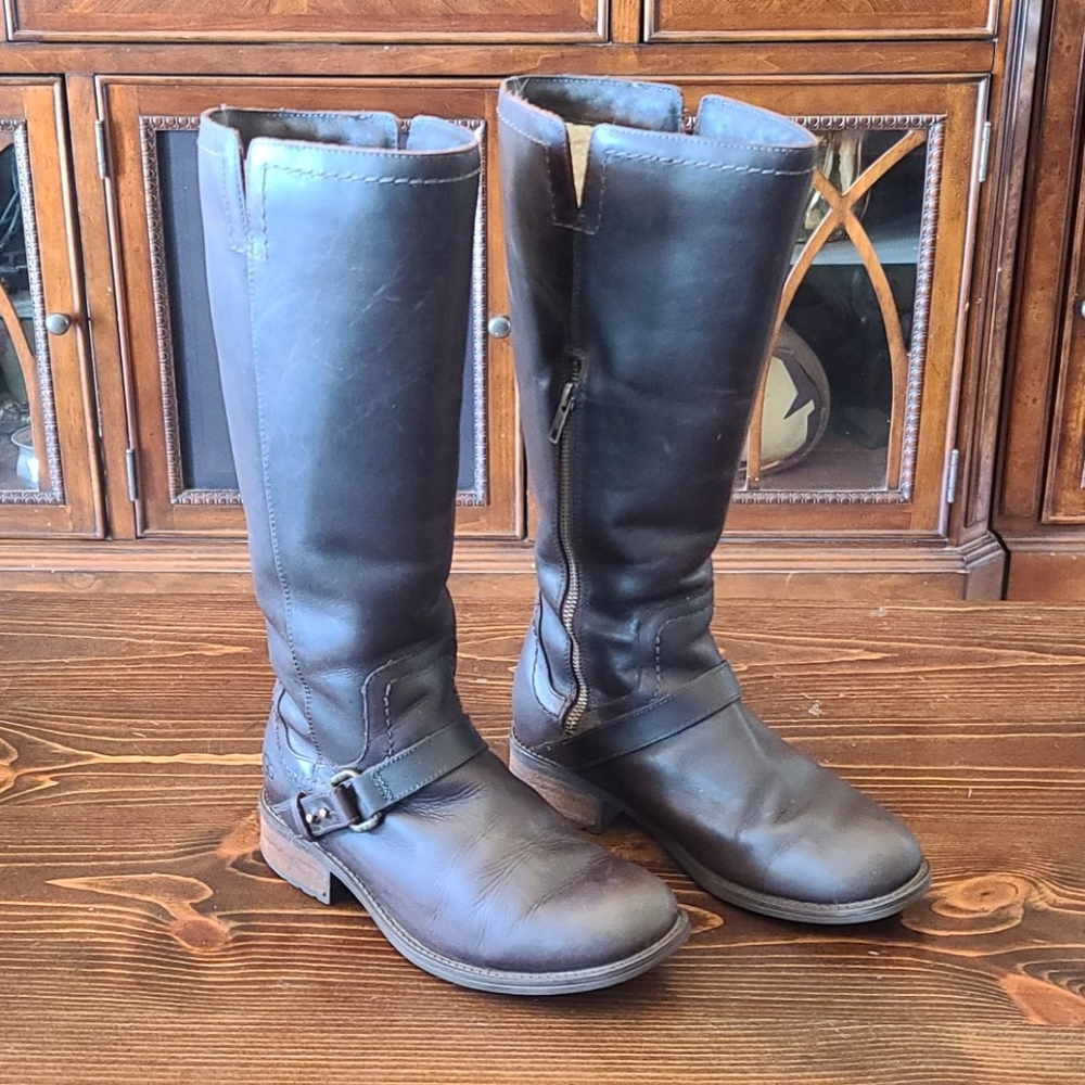 UGG Riding Boots - Picture 2 of 9